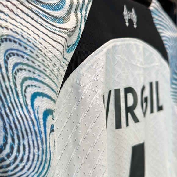 Virgil Van Dijk Liverpool Nike 2022/23 Away Vapor Match Authentic Player Jersey - Picture 9 of 10